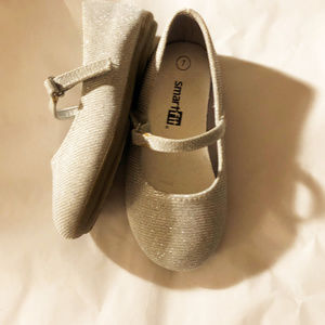 Shoes dress toddler girls new size 7M silver fabric upper balance man made